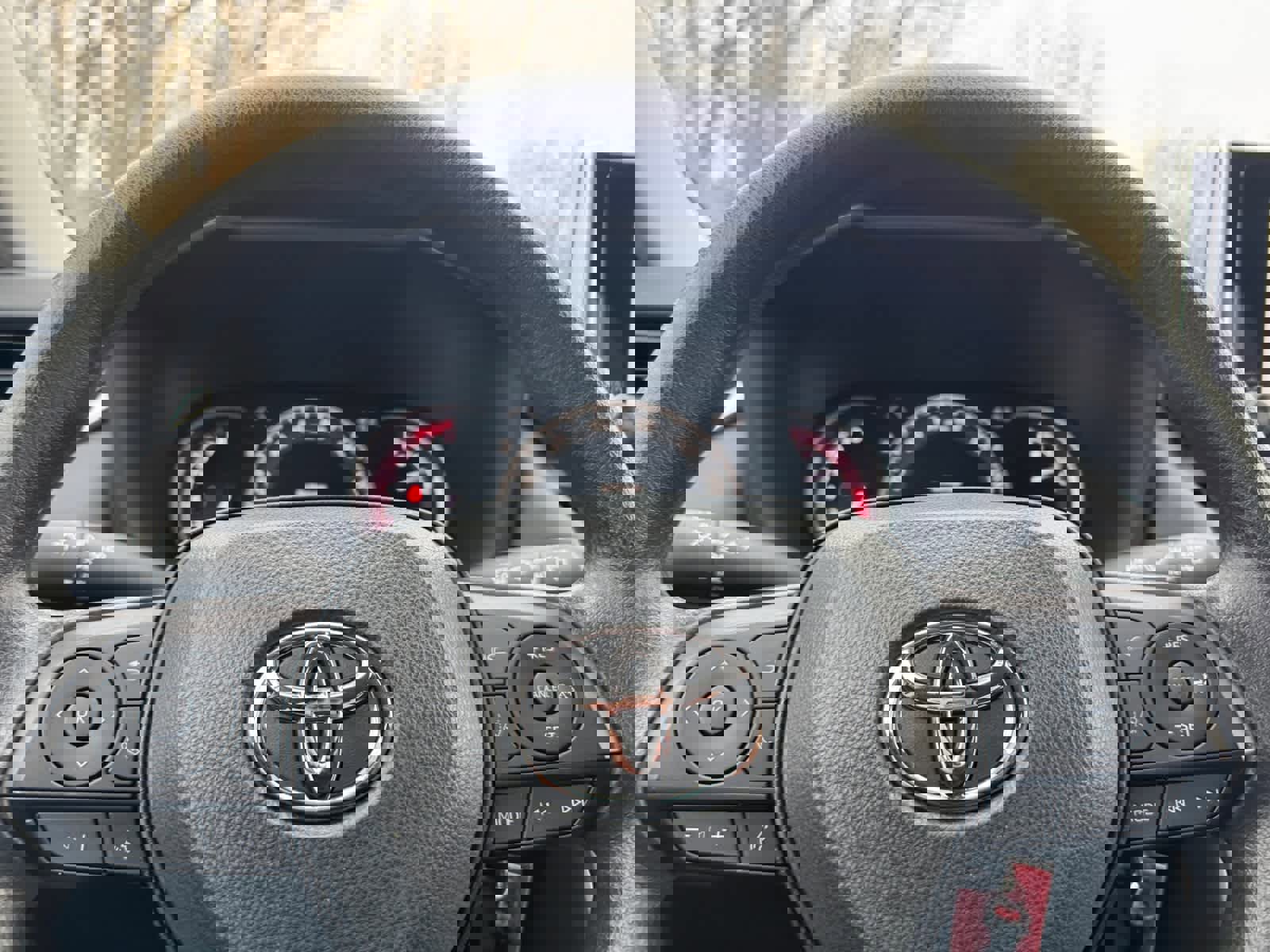 Used 2023 Toyota RAV4 LE image 5