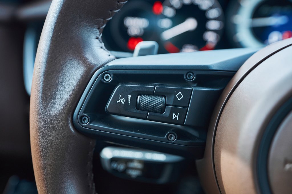 Used 2022 Porsche 911 Turbo S image 48