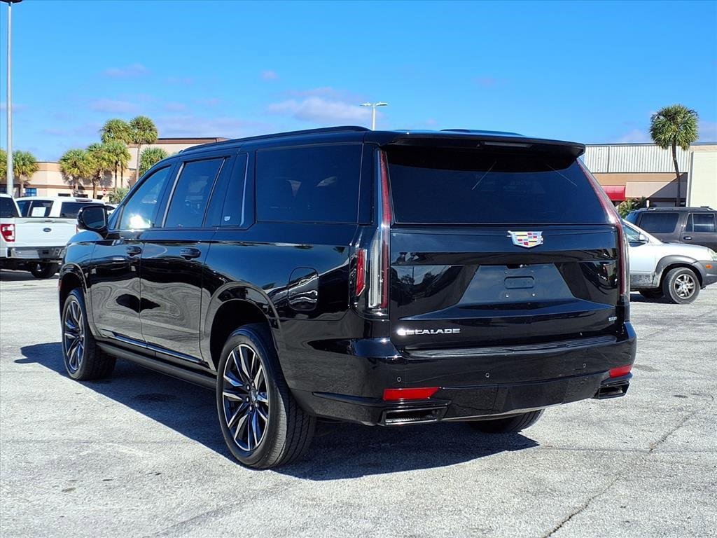 Used 2022 Cadillac Escalade ESV Sport Platinum image 5