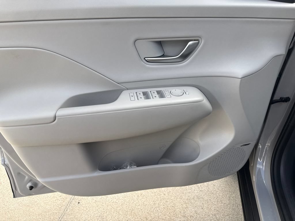 New 2026 Hyundai Kona Limited FWD image 12