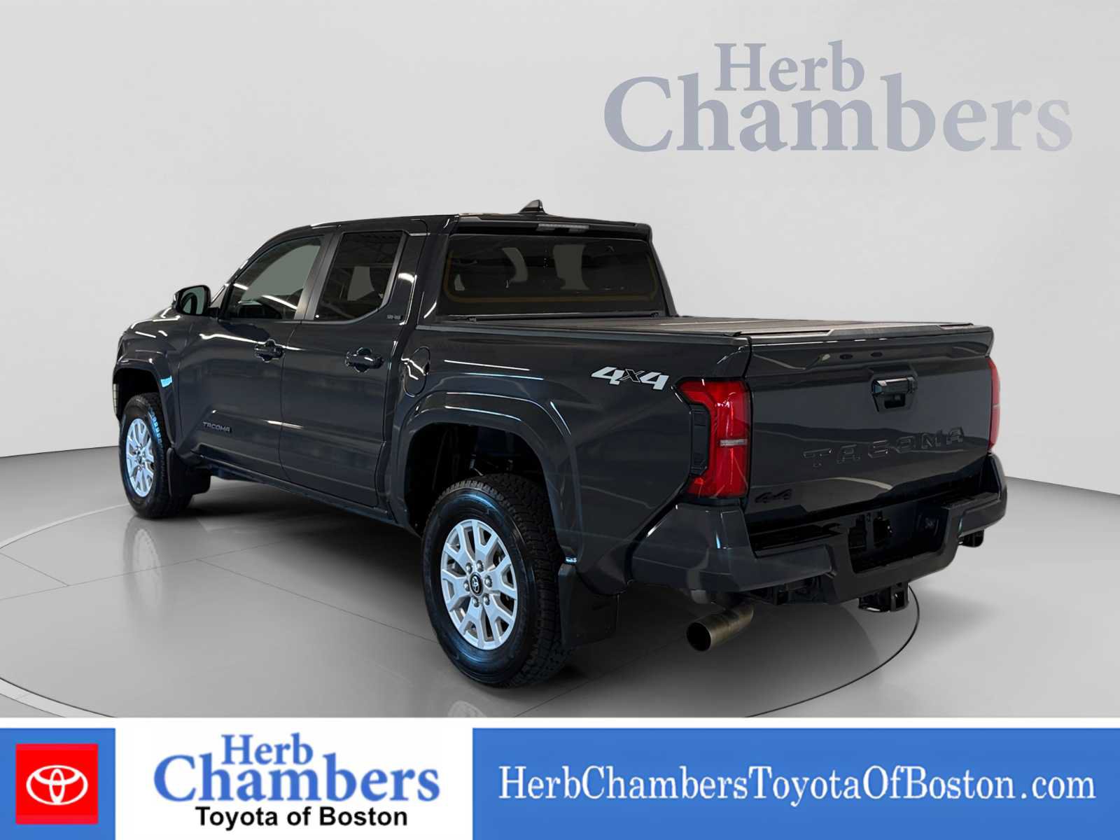 Used 2025 Toyota Tacoma SR5 AWD/4WD image 3
