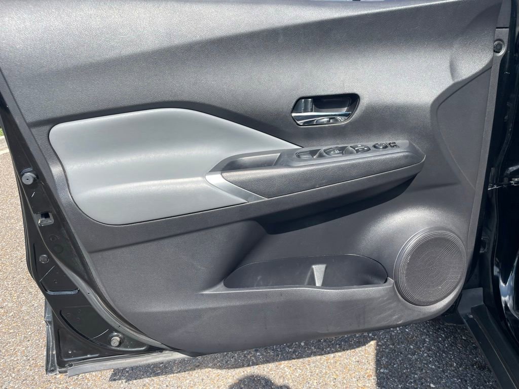 Certified 2024 Nissan Kicks SR w/ SR Premium Package FWD image 9