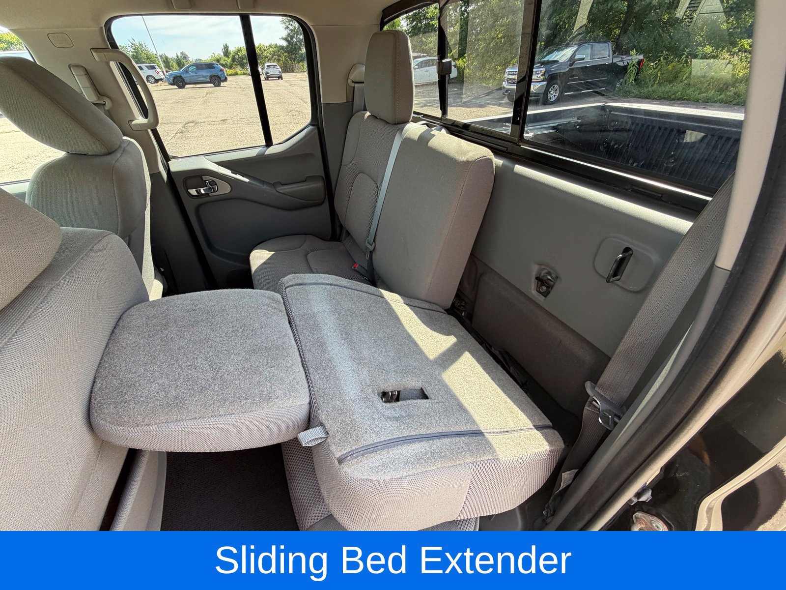 Used 2019 Nissan Frontier SV w/ Value Truck Package AWD/4WD image 29