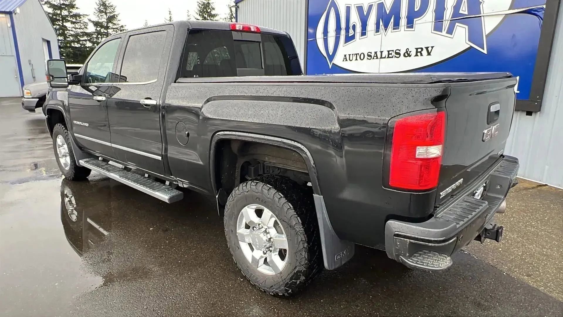 Used 2017 GMC Sierra 3500 Denali AWD/4WD image 11