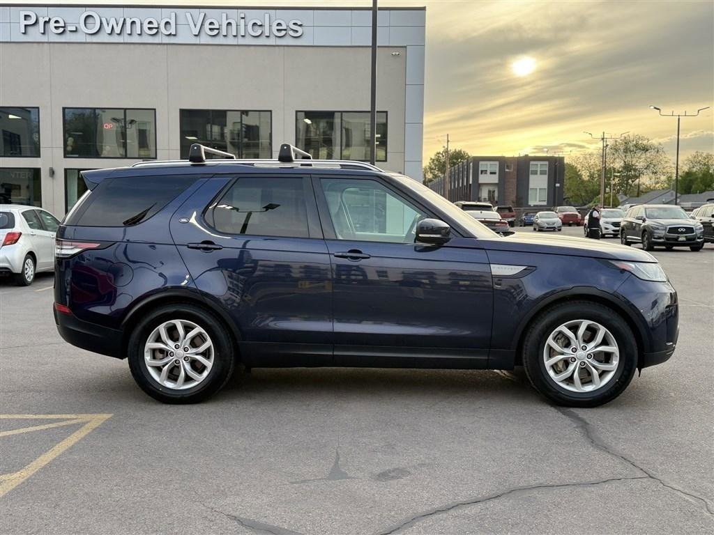 Used 2018 Land Rover Discovery SE AWD/4WD image 8