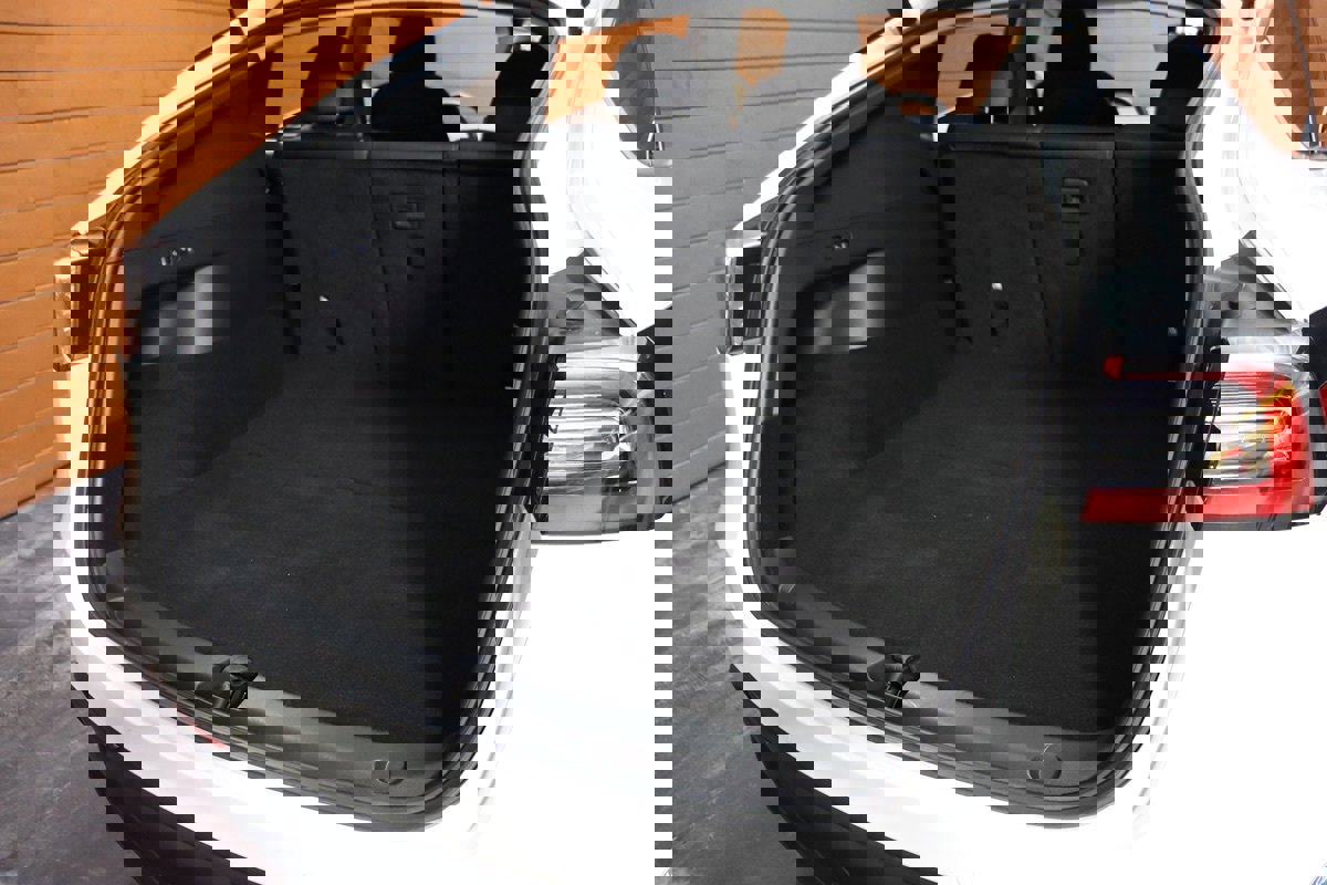 Used 2023 Tesla Model Y Long Range image 12