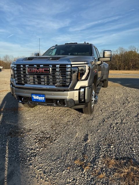 New 2026 GMC Sierra 3500 Denali w/ Denali Reserve Package image 3