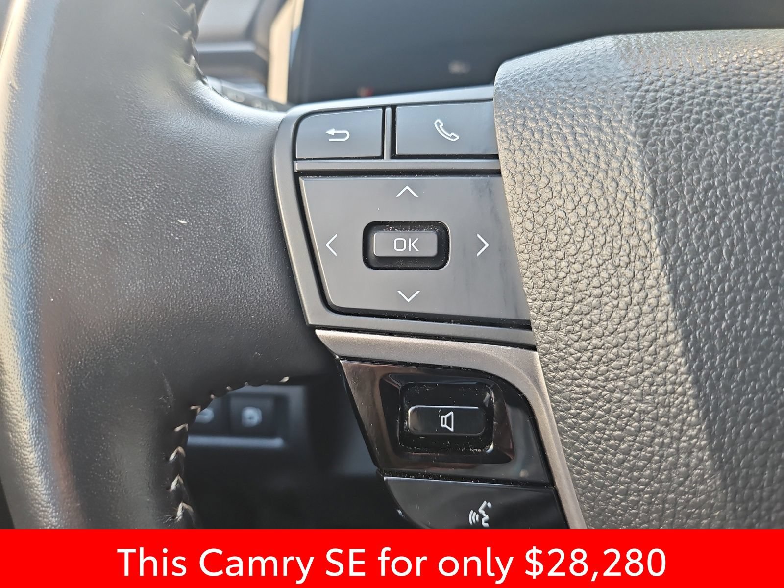 Used 2025 Toyota Camry SE FWD image 30