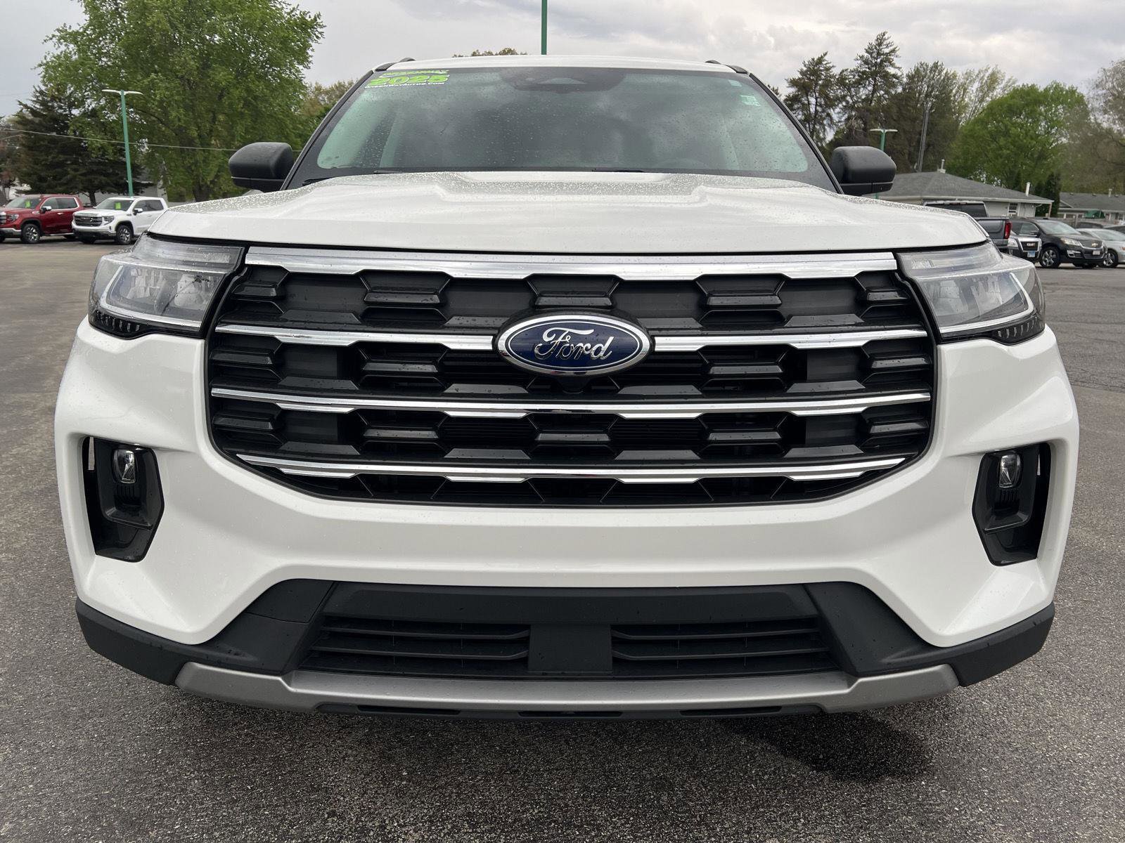 Used 2025 Ford Explorer Active w/ Active Comfort Package AWD/4WD image 12