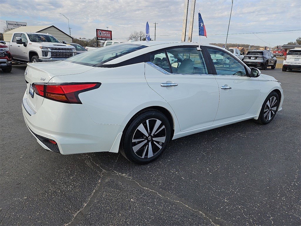 Used 2022 Nissan Altima 2.5 SV w/ SV Premium Package image 7