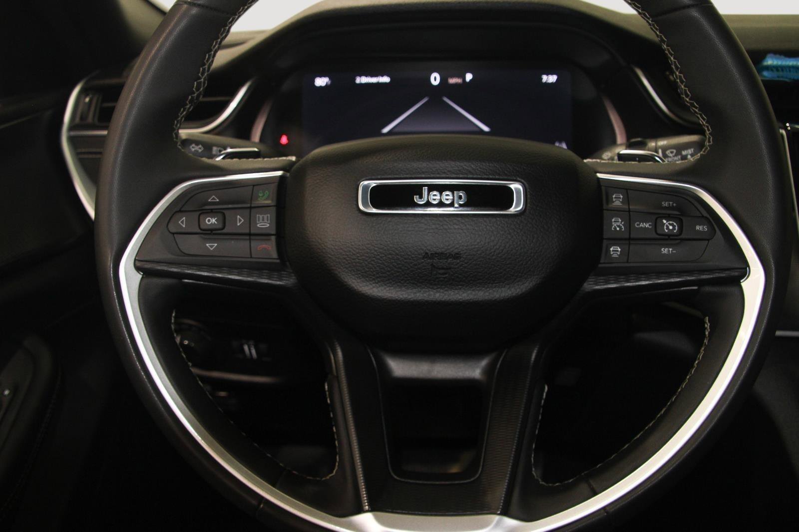 Used 2024 Jeep Grand Cherokee L Laredo image 16