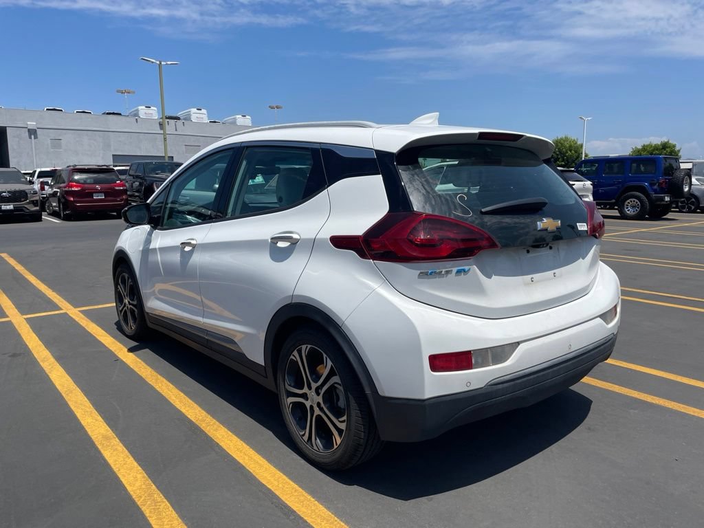 Used 2017 Chevrolet Bolt Premier w/ Driver Confidence II Package FWD image 4
