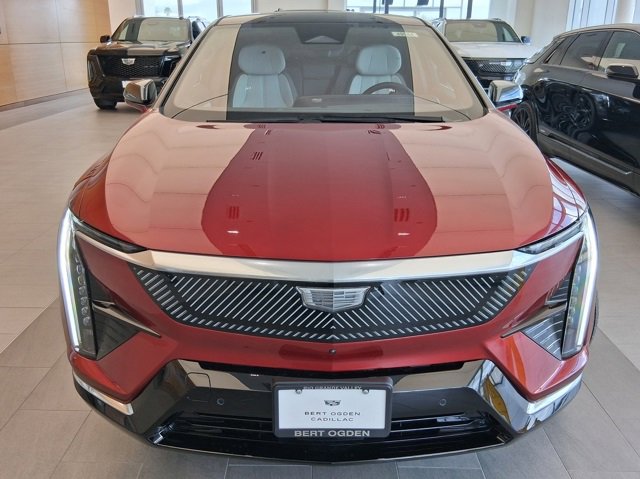 New 2025 Cadillac Optiq Luxury 1 w/ LPO, ONYX Package image 2