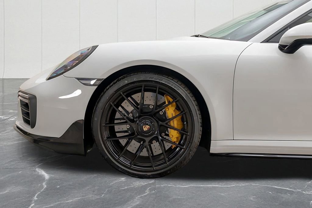 Used 2019 Porsche 911 Turbo S image 3