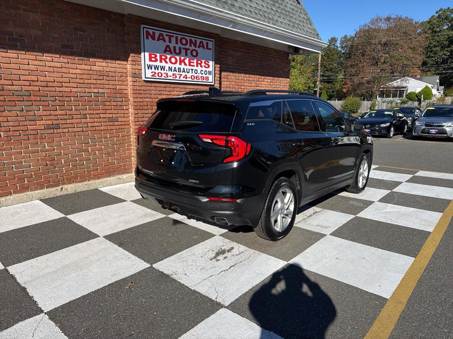 Used 2018 GMC Terrain SLE w/ Driver Convenience Package AWD/4WD image 3