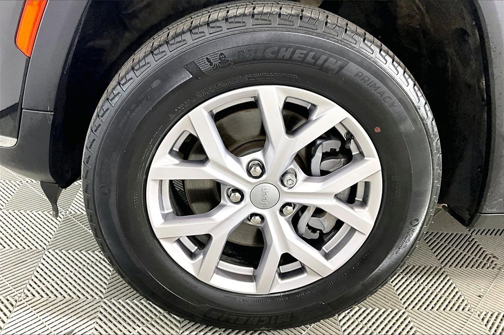 Used 2022 Jeep Grand Cherokee L Limited image 7