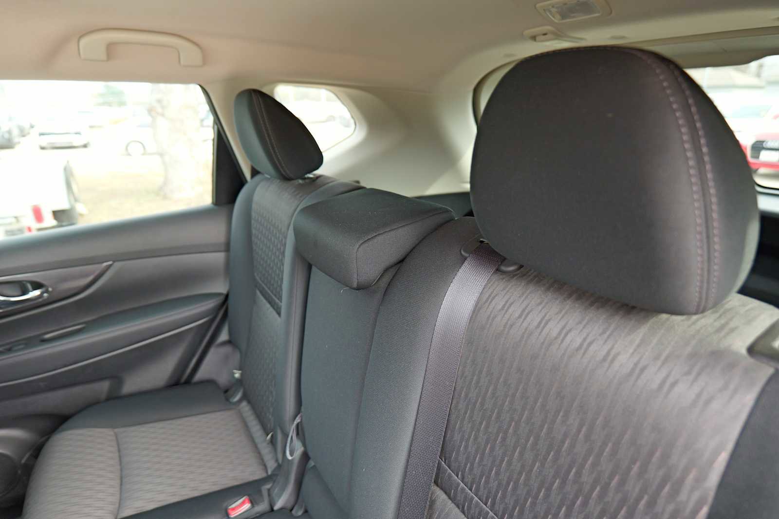 Used 2020 Nissan Rogue SV image 24