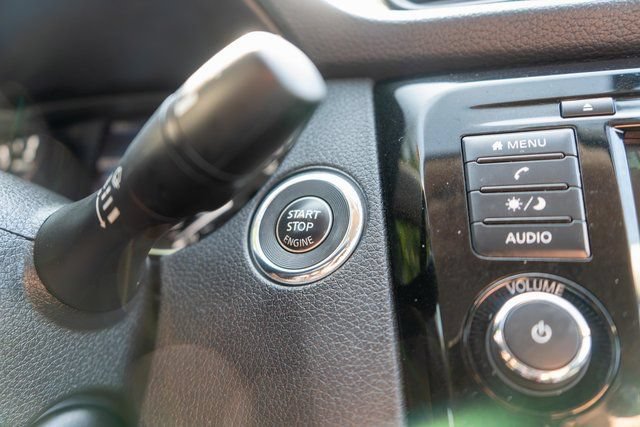 Used 2018 Nissan Rogue SV AWD/4WD image 34