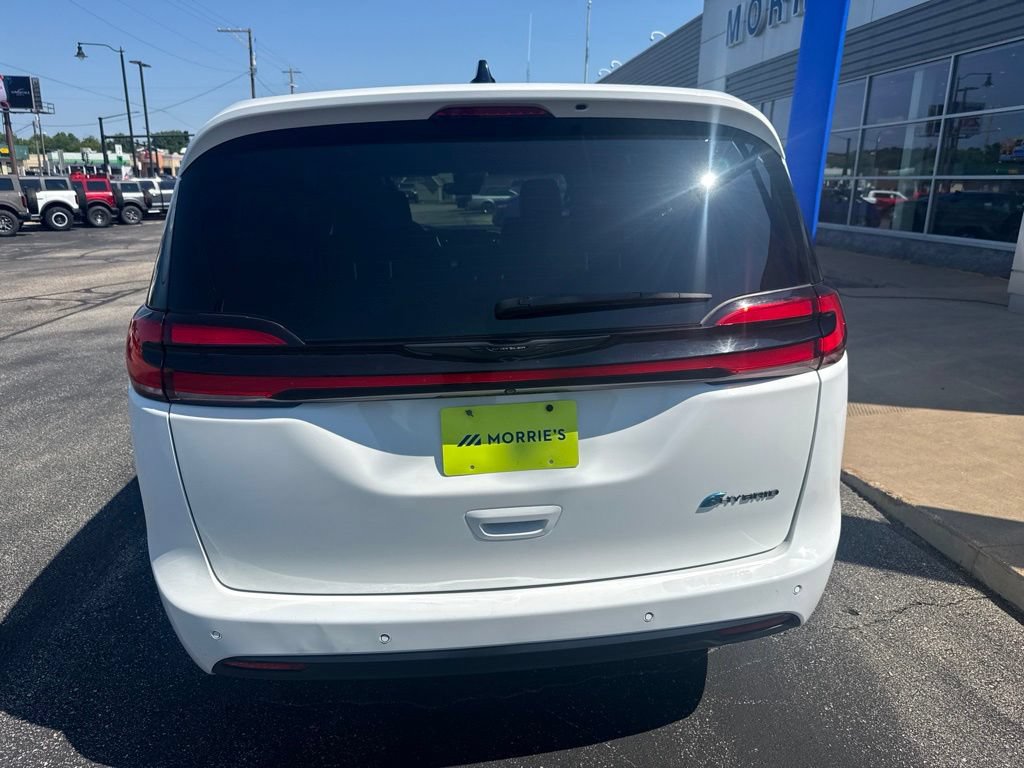 Used 2024 Chrysler Pacifica Limited FWD image 10
