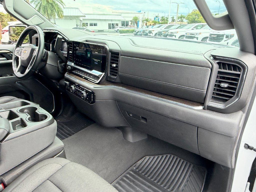 Used 2025 Chevrolet Silverado 1500 LT RWD image 16
