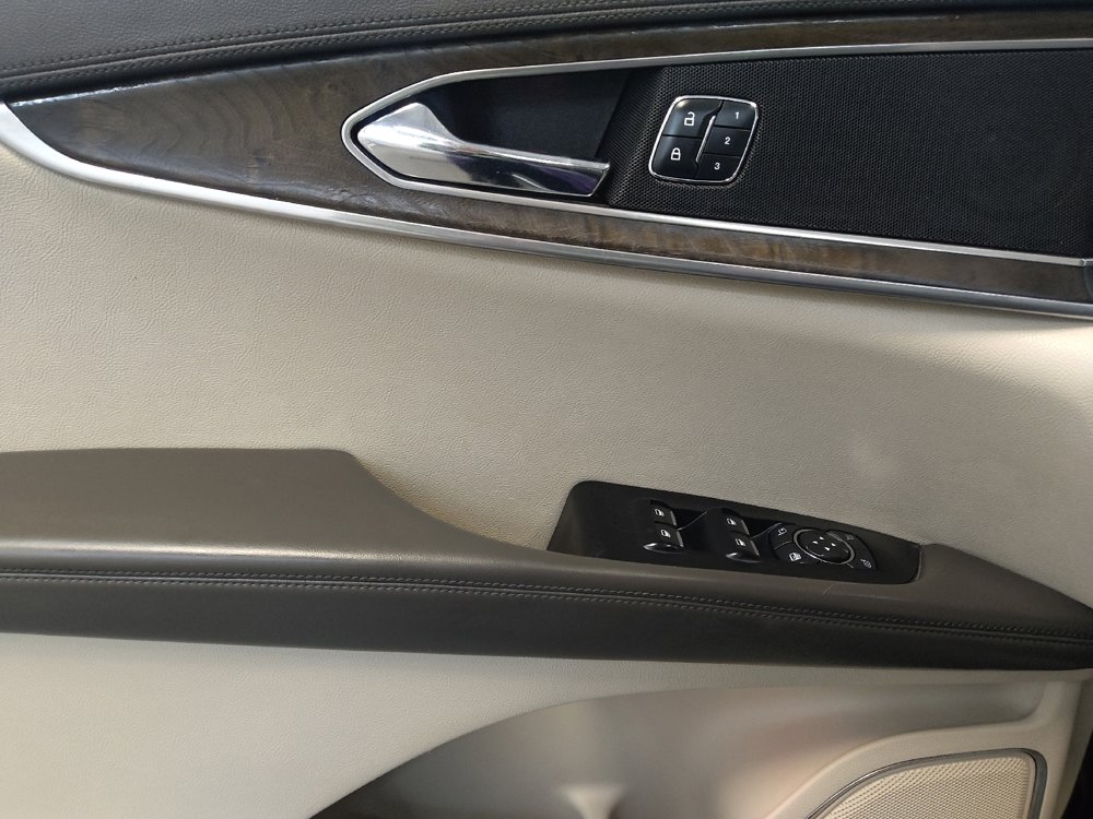 Used 2017 Lincoln MKX Reserve w/ Lincoln MKX Climate Package image 27