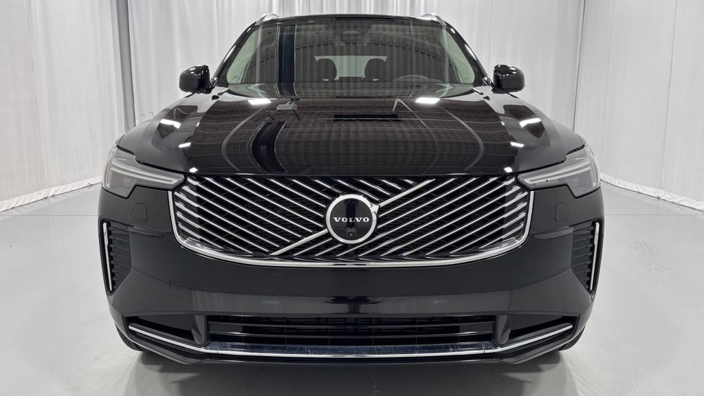Certified 2026 Volvo XC90 B6 Plus AWD/4WD image 3