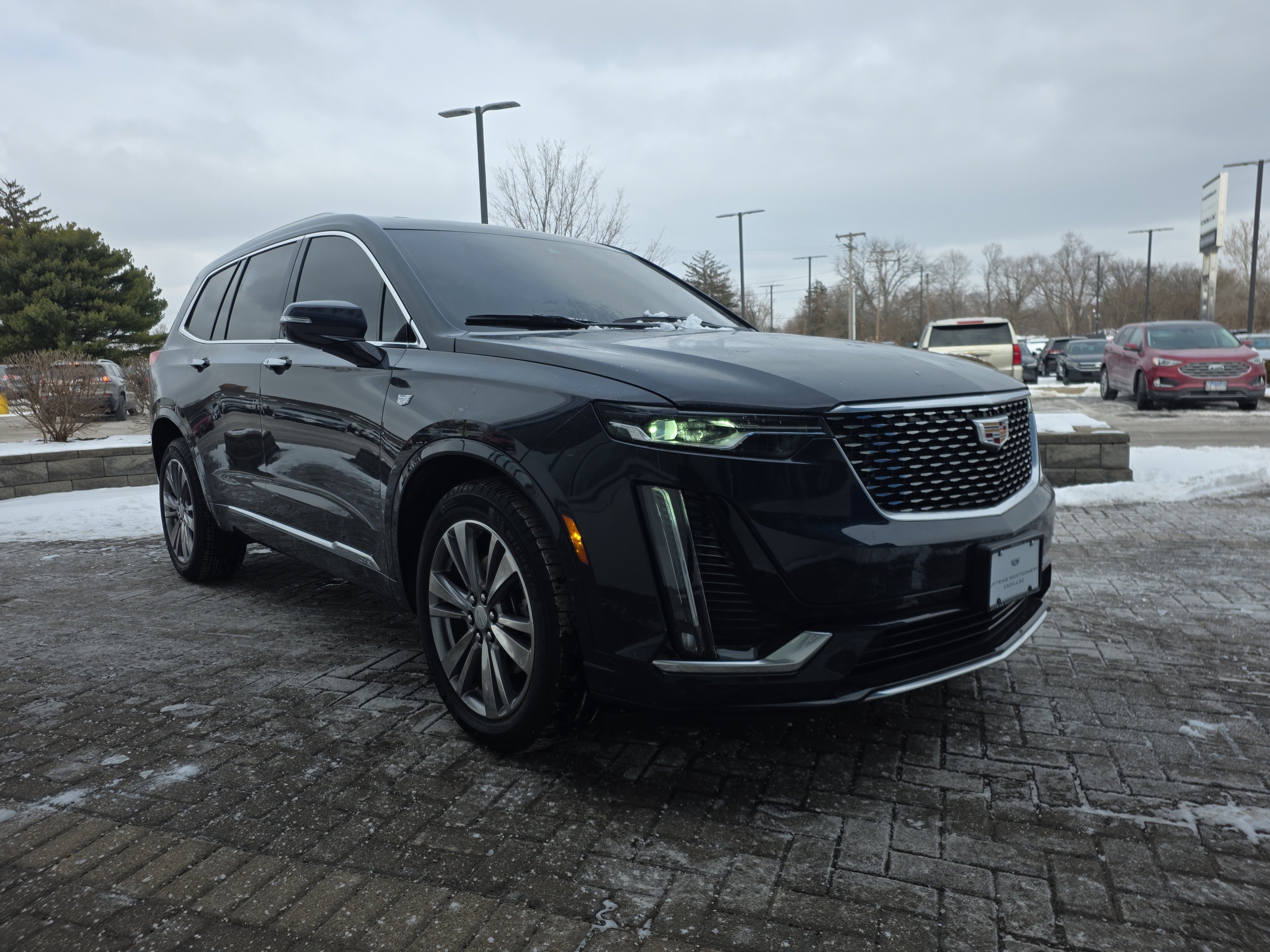 Certified 2025 Cadillac XT6 Premium Luxury image 7