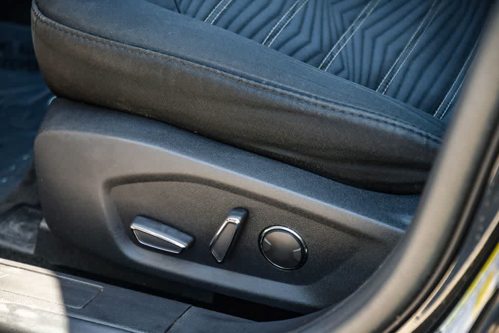 Used 2016 Ford Fusion SE FWD image 25