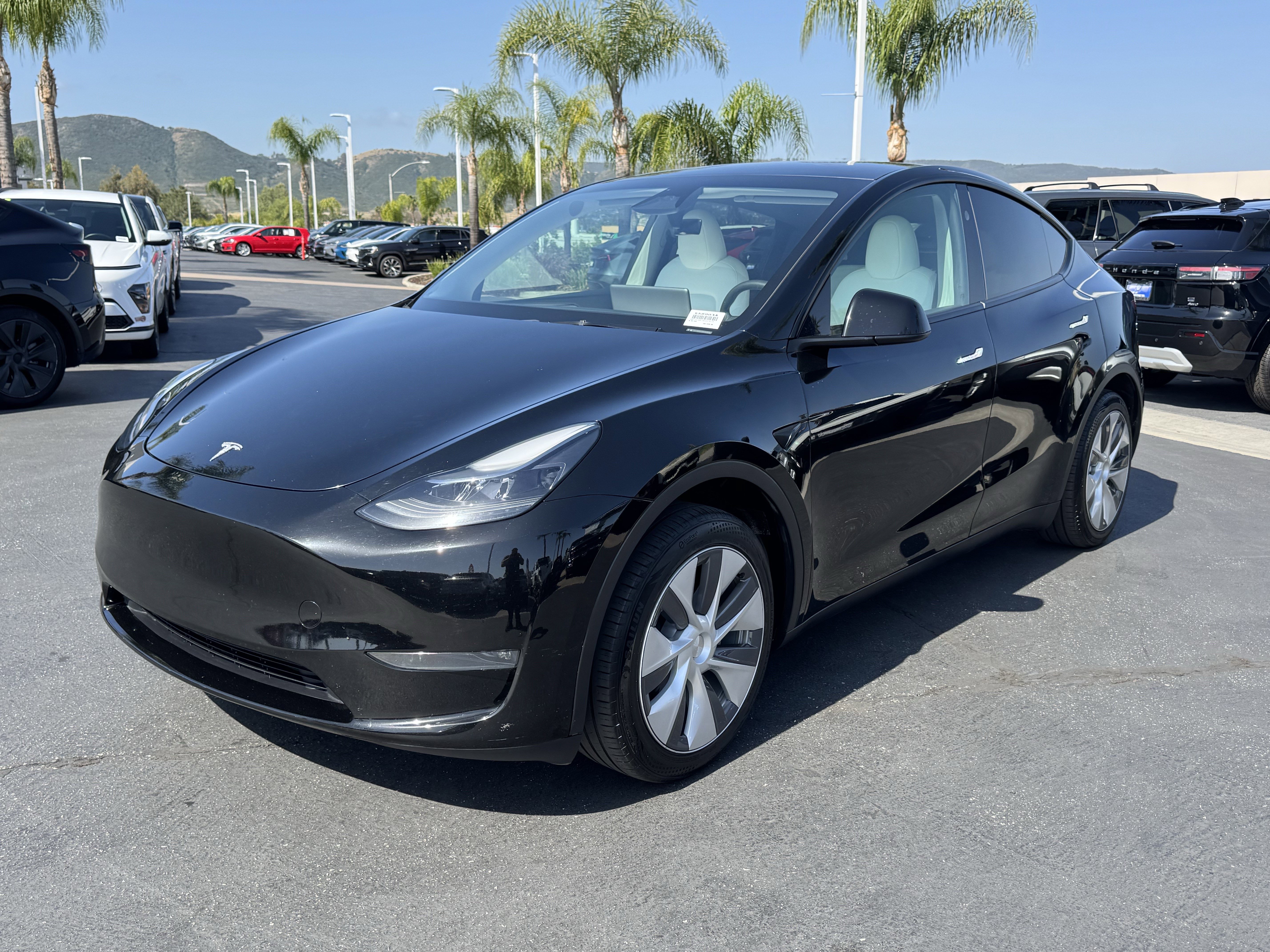 Used 2024 Tesla Model Y Long Range AWD/4WD image 5