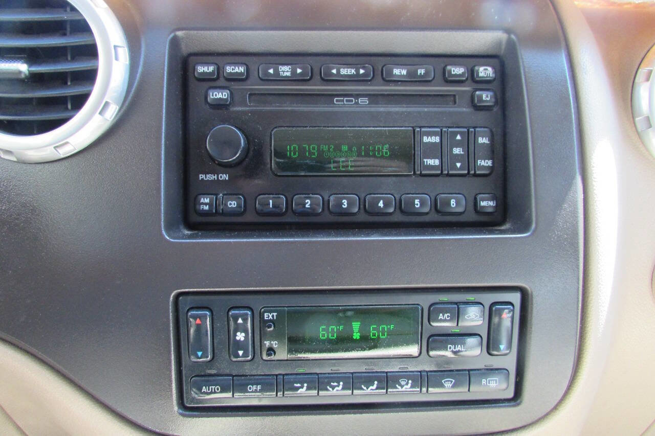 Used 2003 Ford Expedition Eddie Bauer image 40