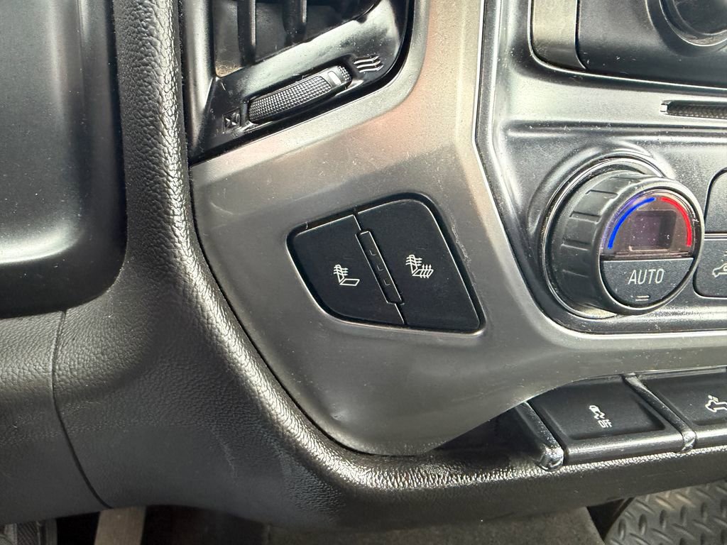 Used 2018 Chevrolet Silverado 1500 LT w/ Midnight Edition image 24