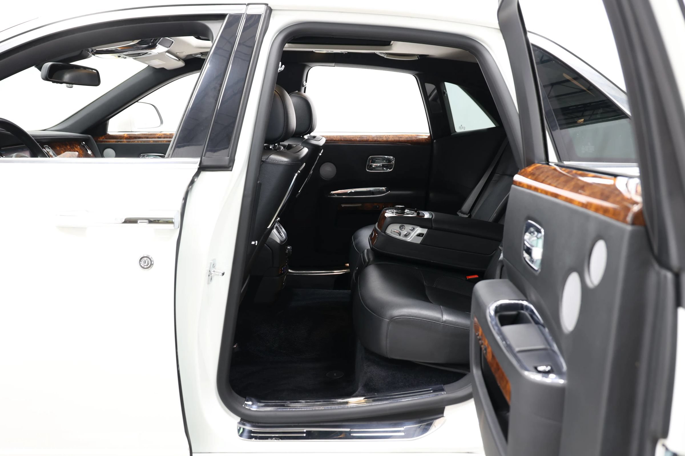 Used 2013 Rolls-Royce Ghost RWD image 54
