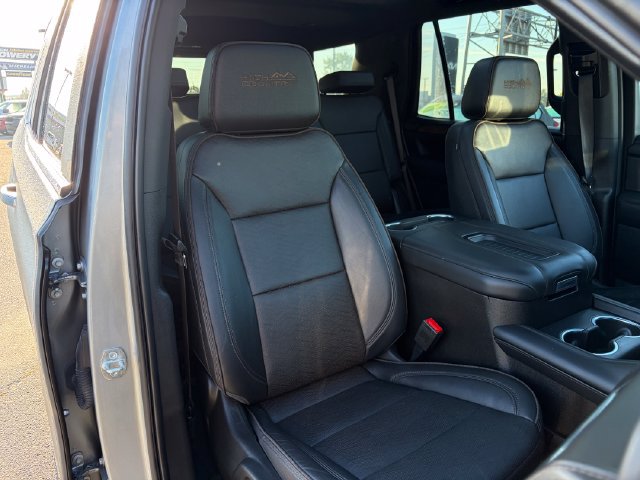 Used 2023 Chevrolet Tahoe High Country w/ Max Trailering Package AWD/4WD image 18