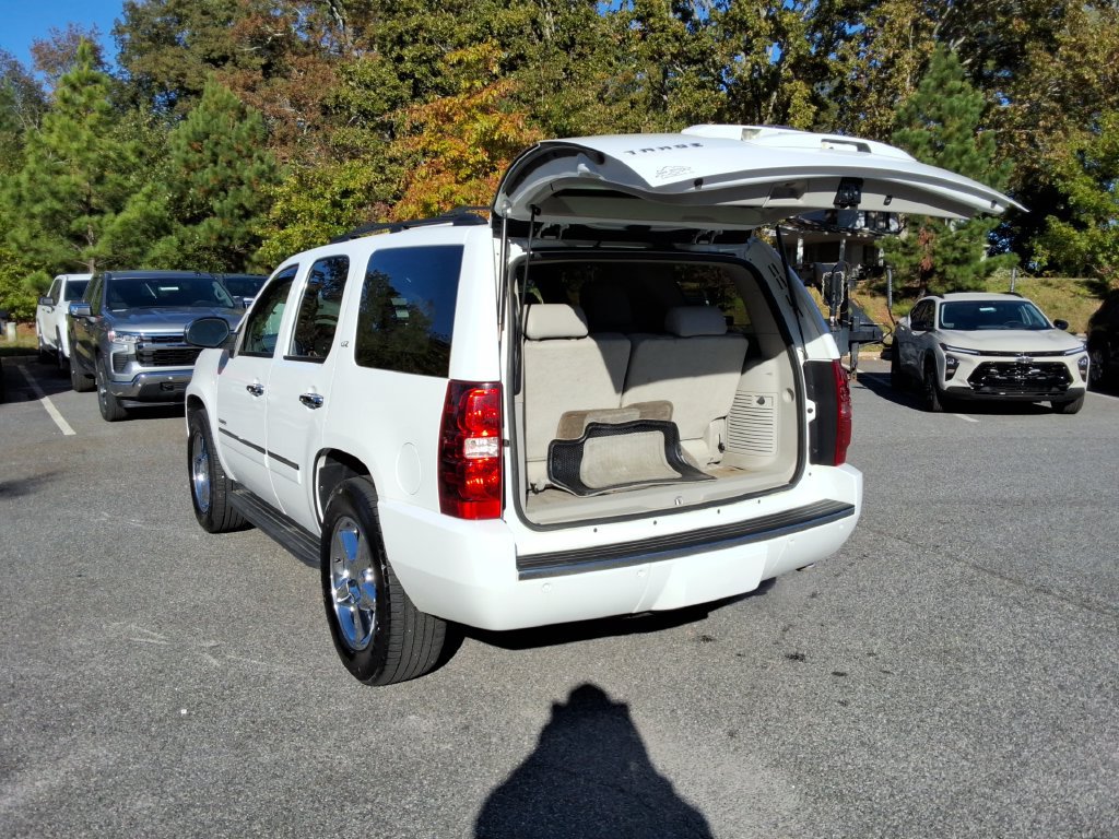 Used 2014 Chevrolet Tahoe LTZ AWD/4WD image 16