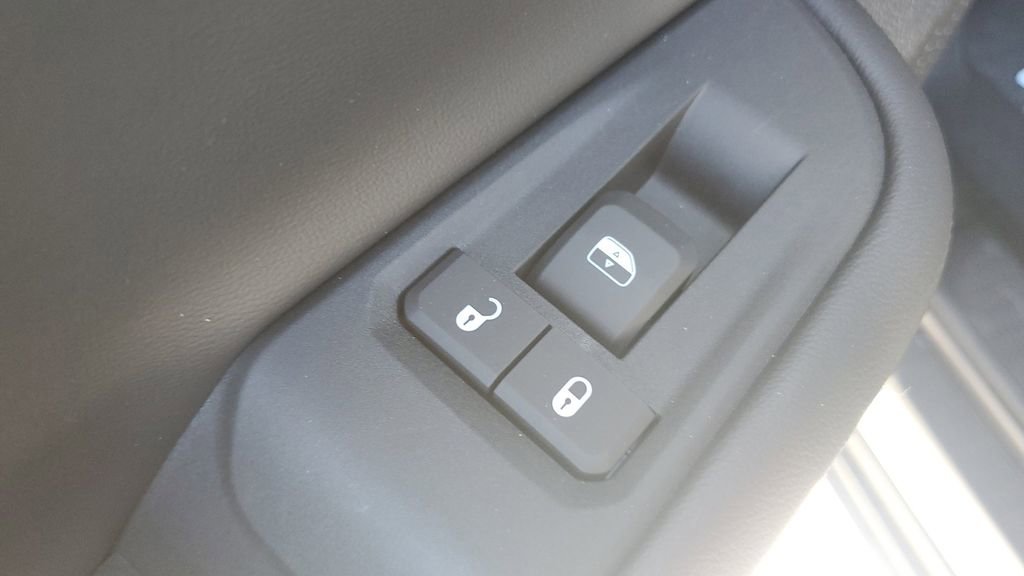 New 2025 Jeep Grand Cherokee L Altitude image 19