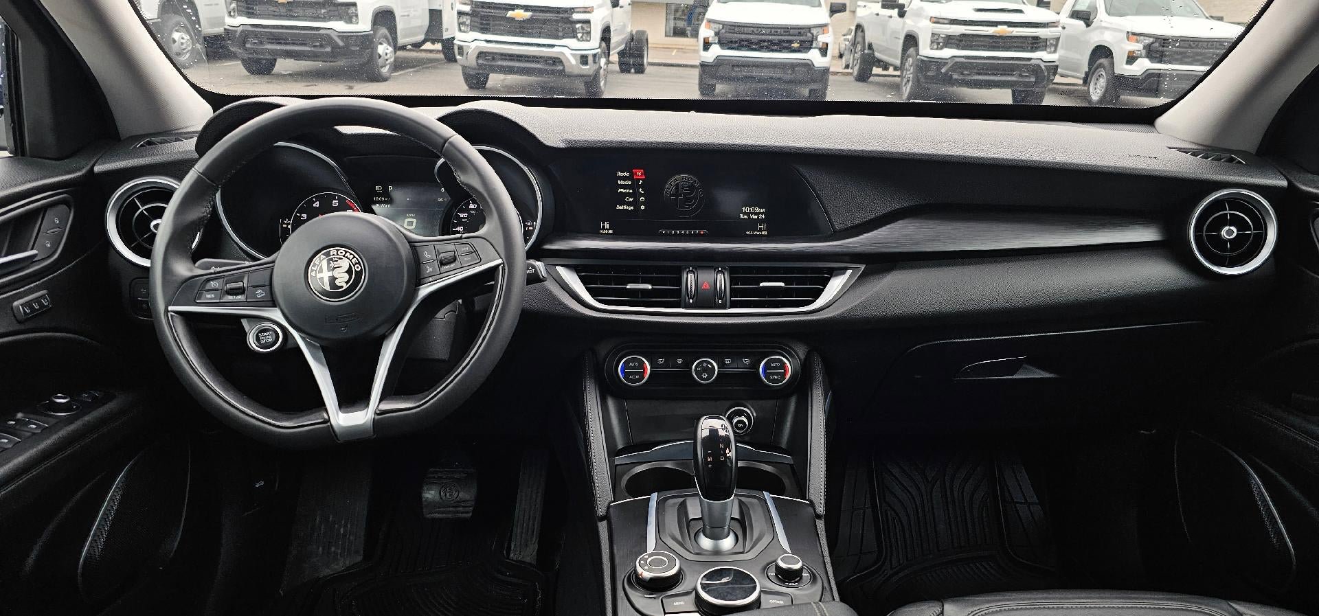 Used 2018 Alfa Romeo Stelvio AWD image 12