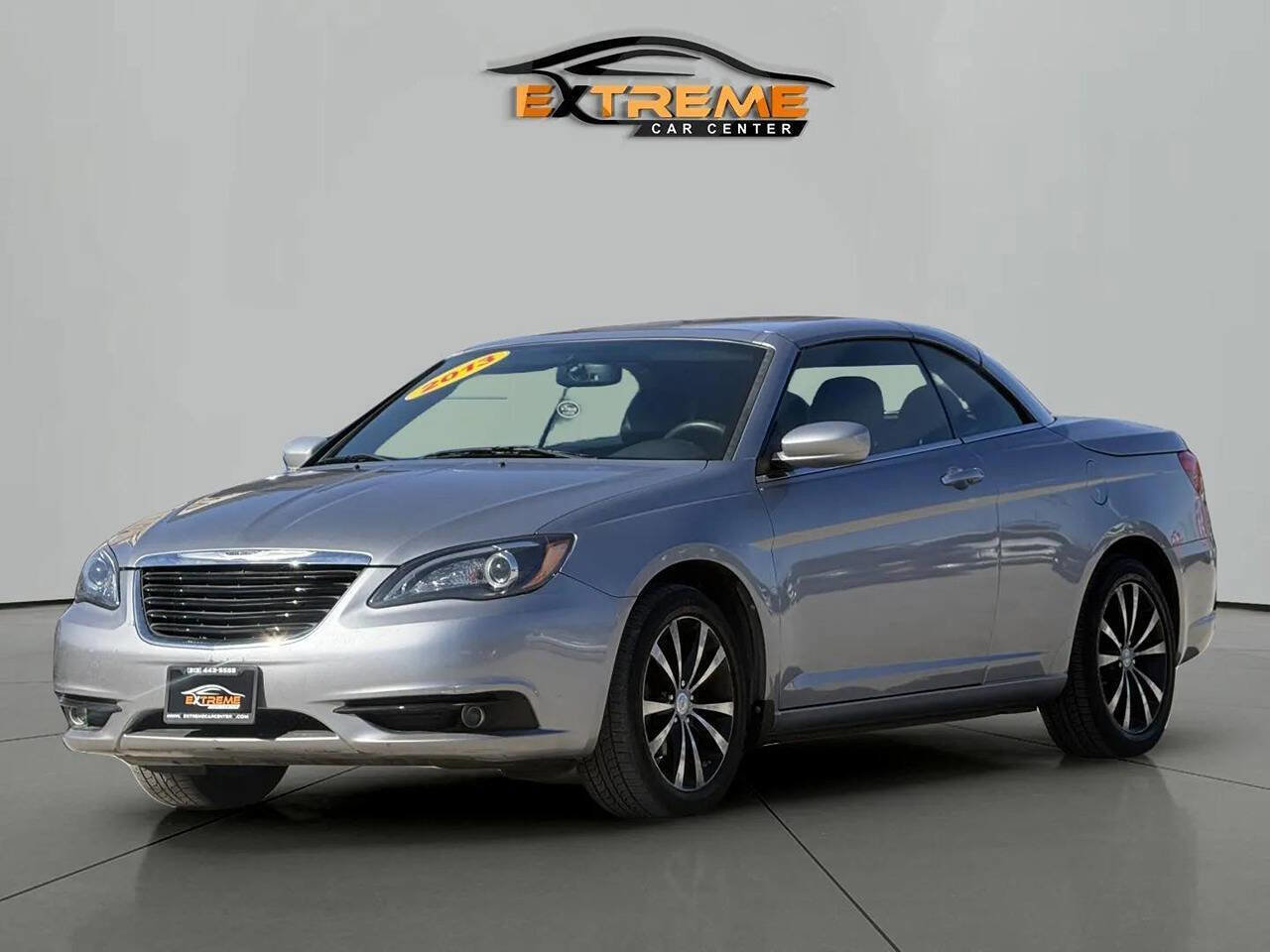 Used 2013 Chrysler 200 S image 2