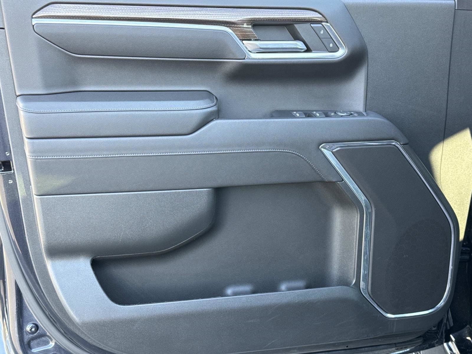 Used 2023 Chevrolet Silverado 1500 LT image 16