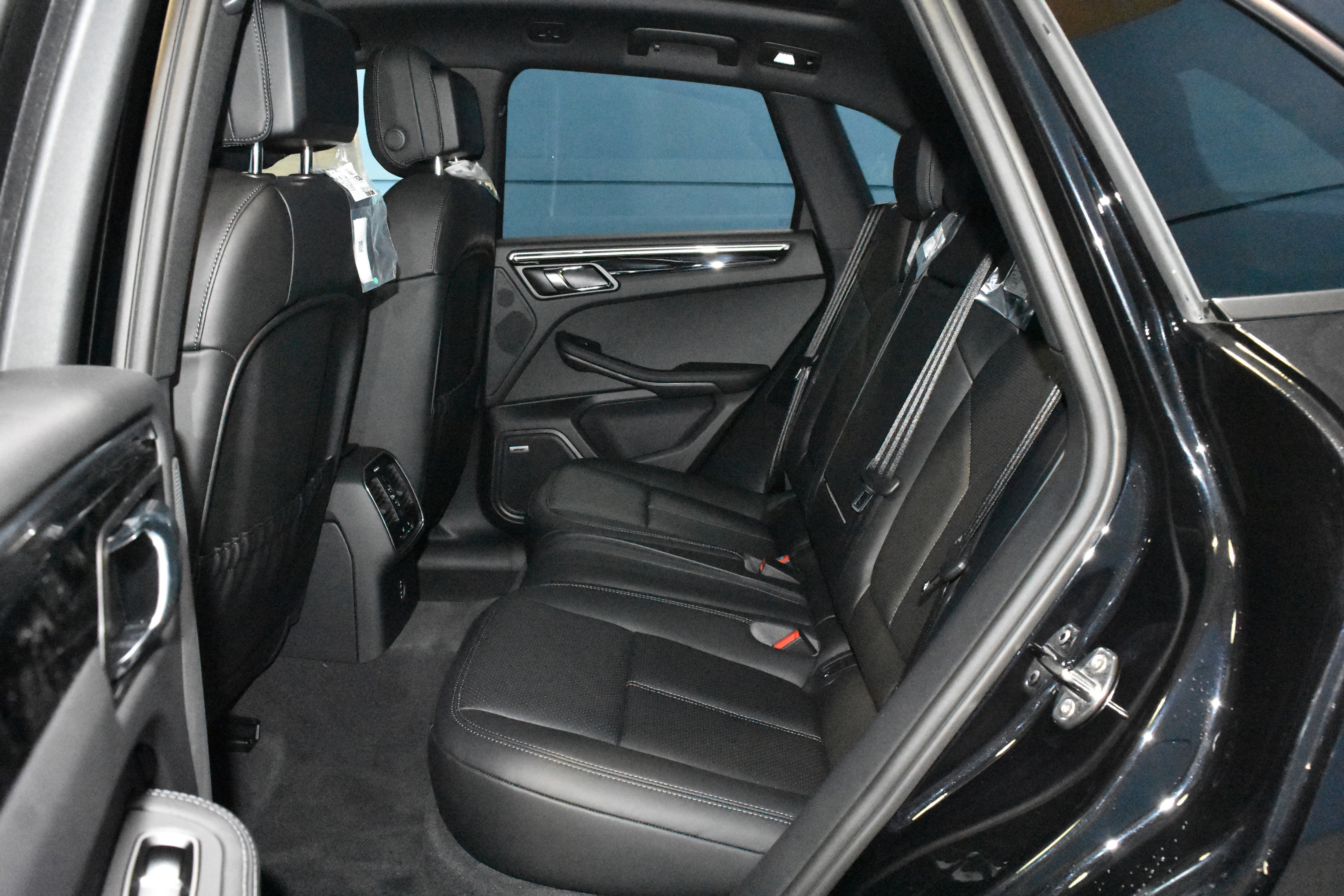 New 2025 Porsche Macan image 21