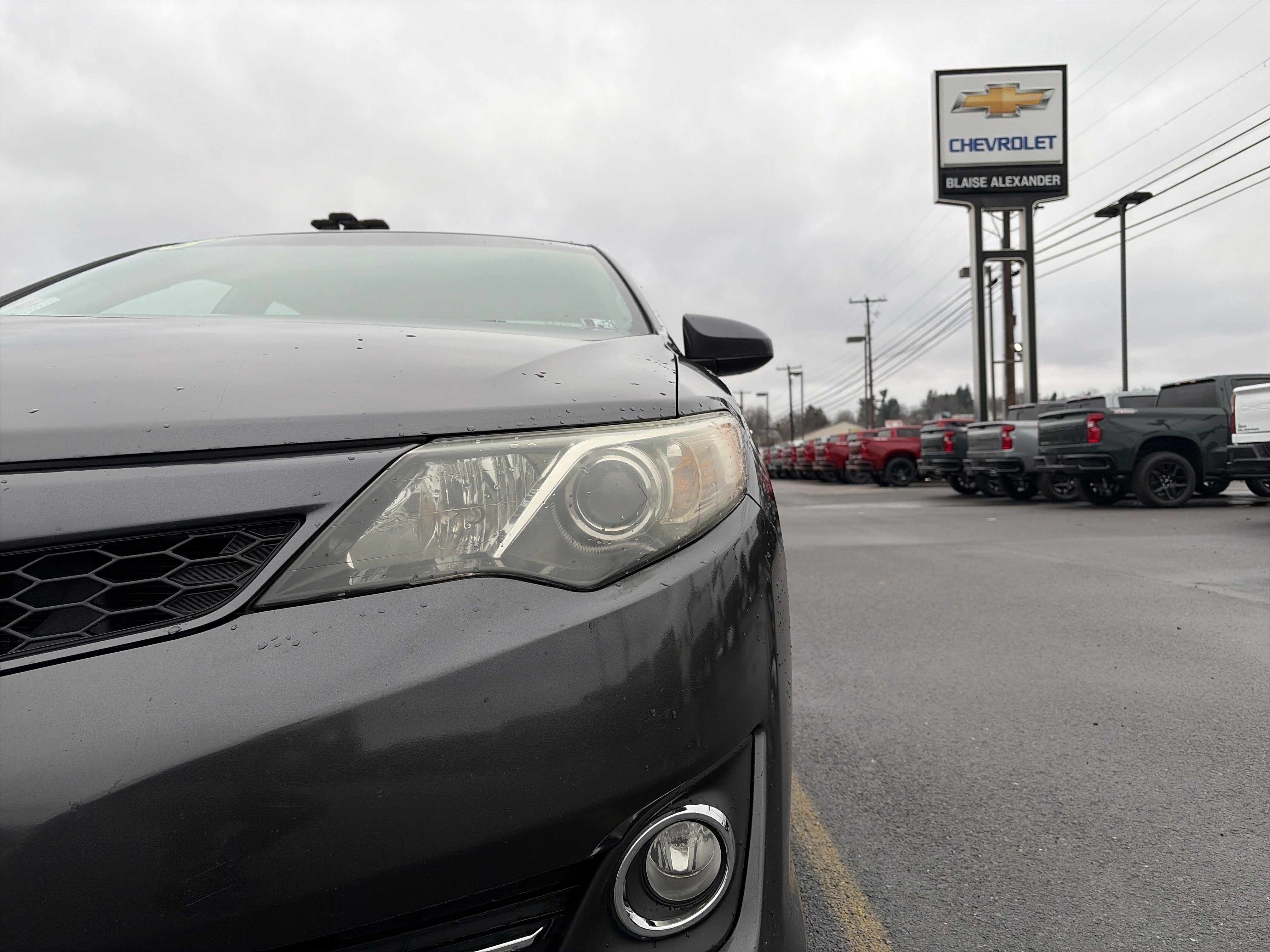 Used 2013 Toyota Camry L image 10