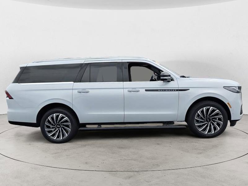 Used 2025 Lincoln Navigator L Black Label AWD/4WD image 2