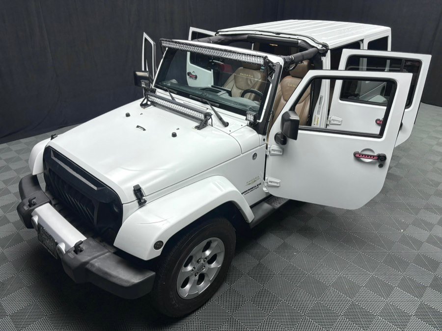 Used 2015 Jeep Wrangler Unlimited Sahara w/ Dual Top Group image 21