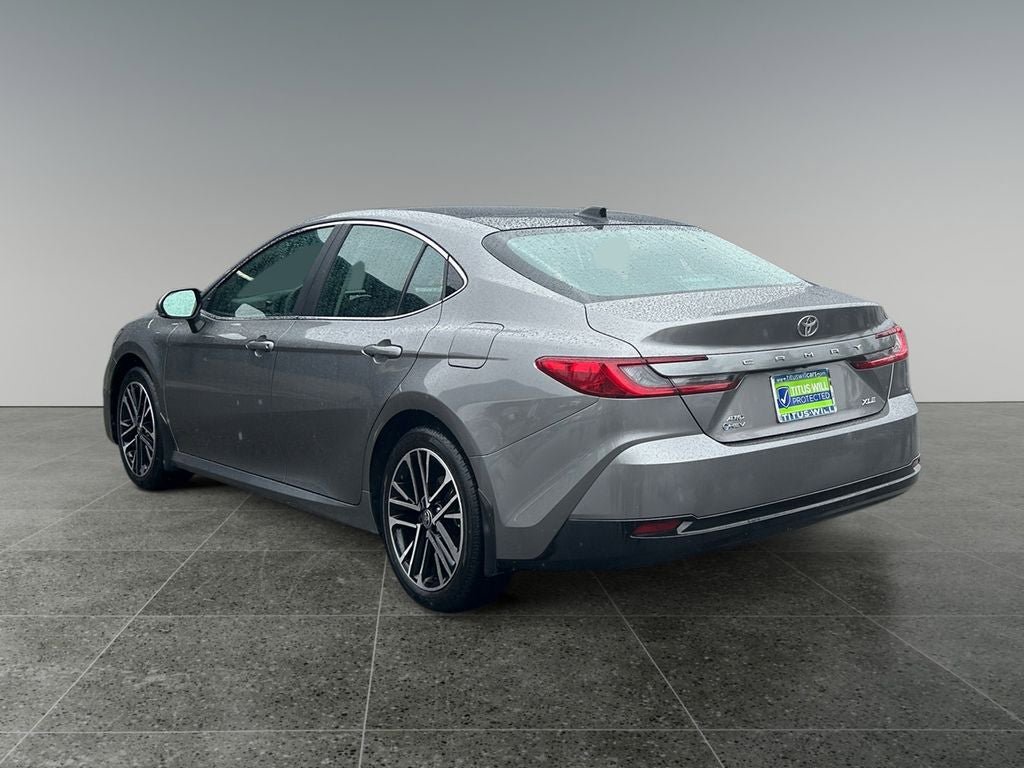 Used 2025 Toyota Camry XLE AWD/4WD image 6
