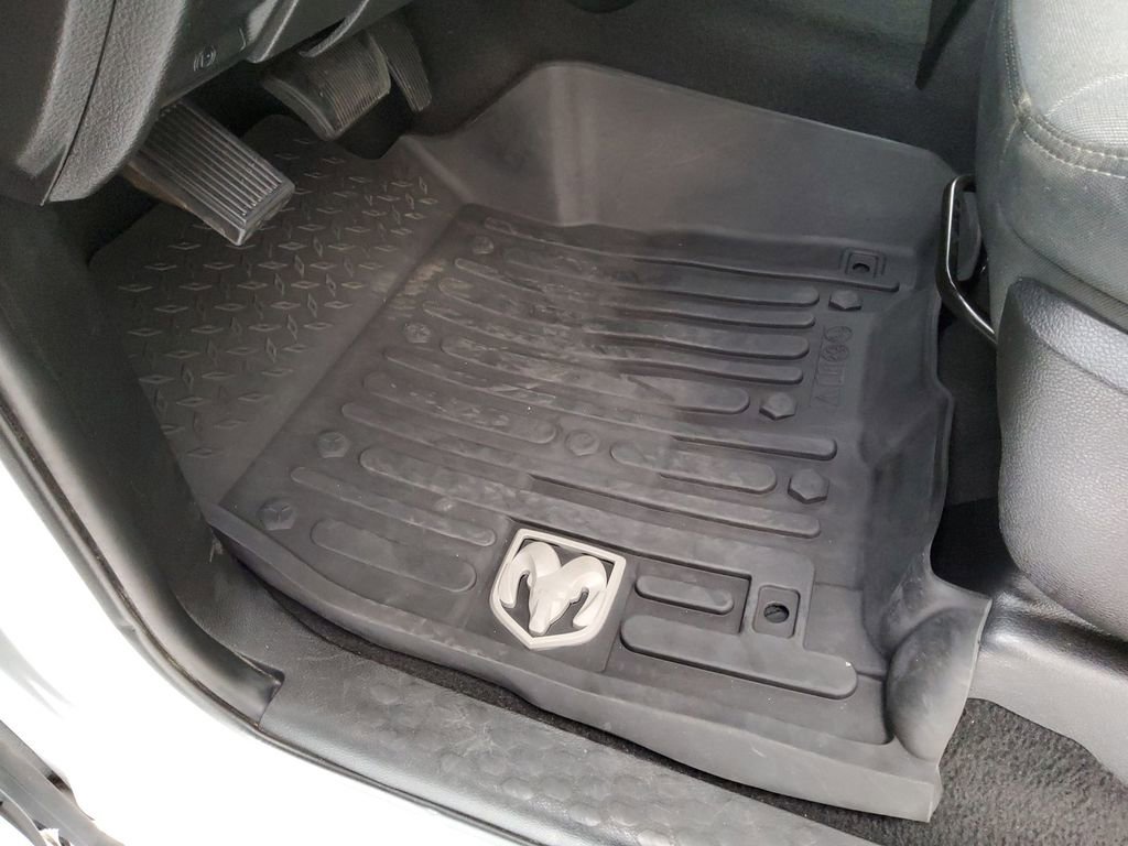 Used 2022 RAM 3500 Big Horn AWD/4WD image 36