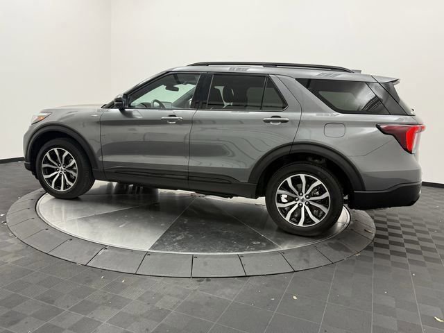 Used 2025 Ford Explorer ST-Line AWD/4WD image 4