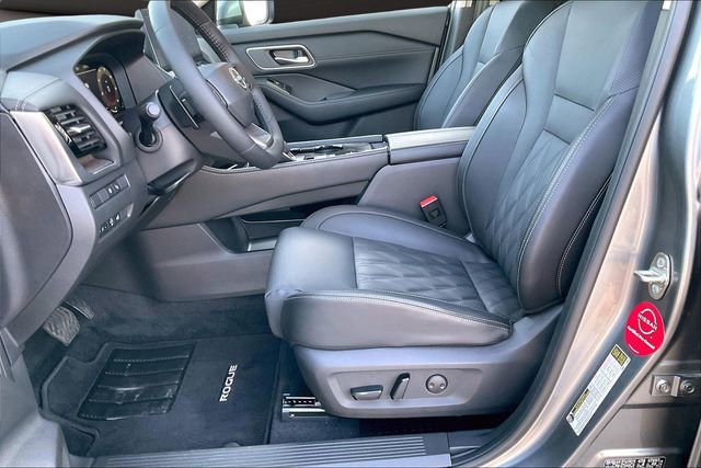 Certified 2025 Nissan Rogue Platinum w/ Platinum Premium Package FWD image 23