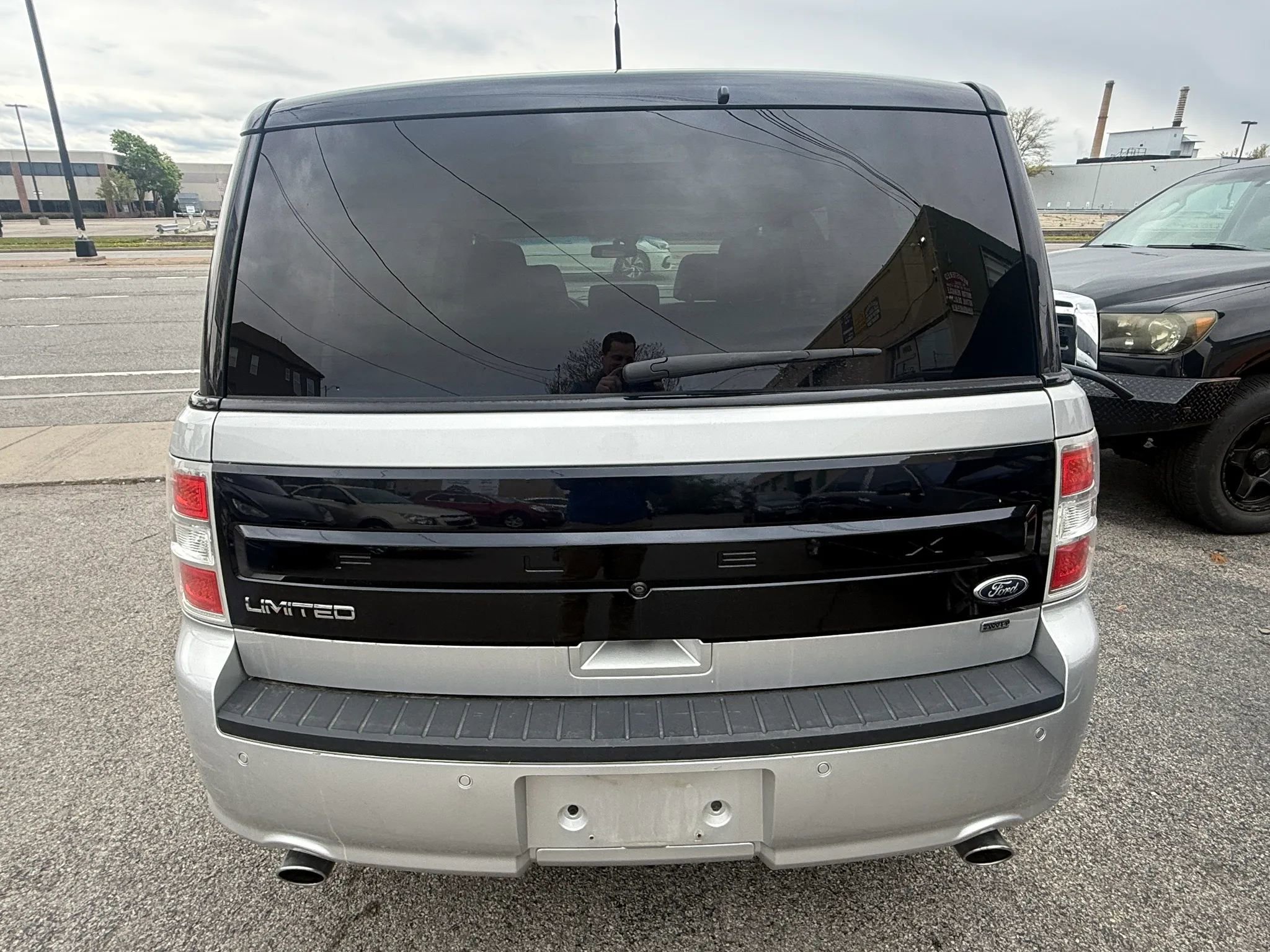 Used 2017 Ford Flex Limited w/ Limited Appearance Package AWD/4WD image 12