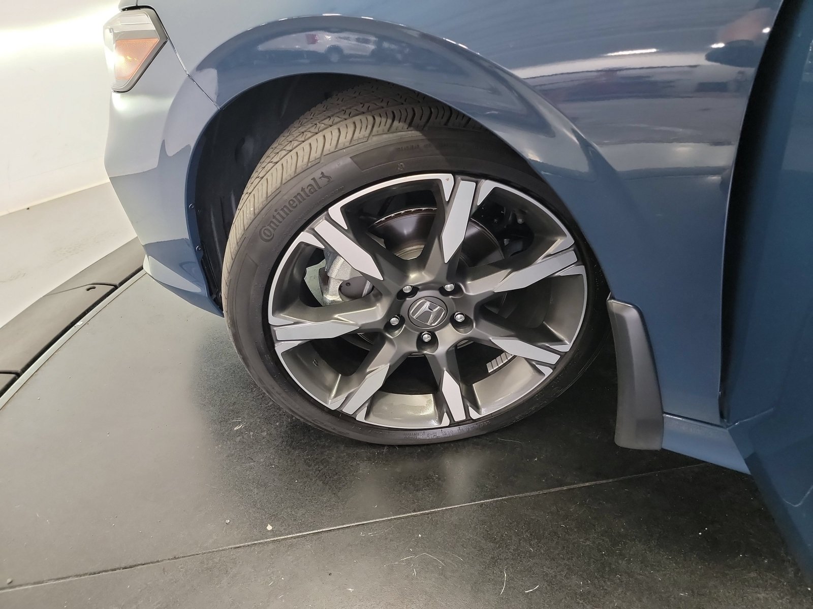 Certified 2025 Honda Civic Sport Touring image 30