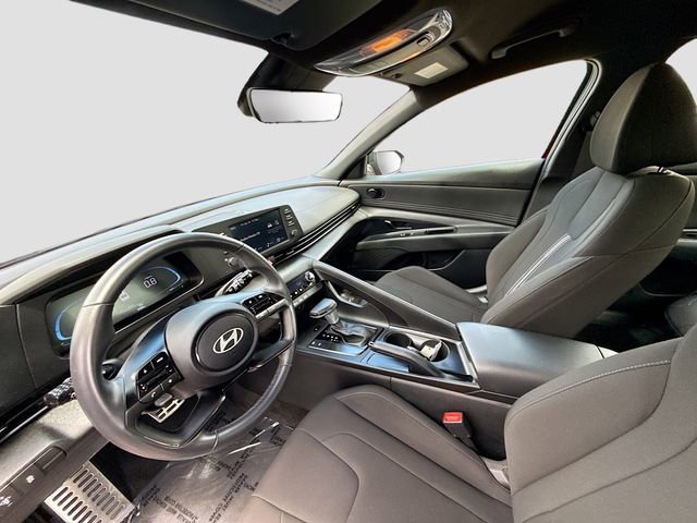 Certified 2025 Hyundai Elantra Sport FWD image 21