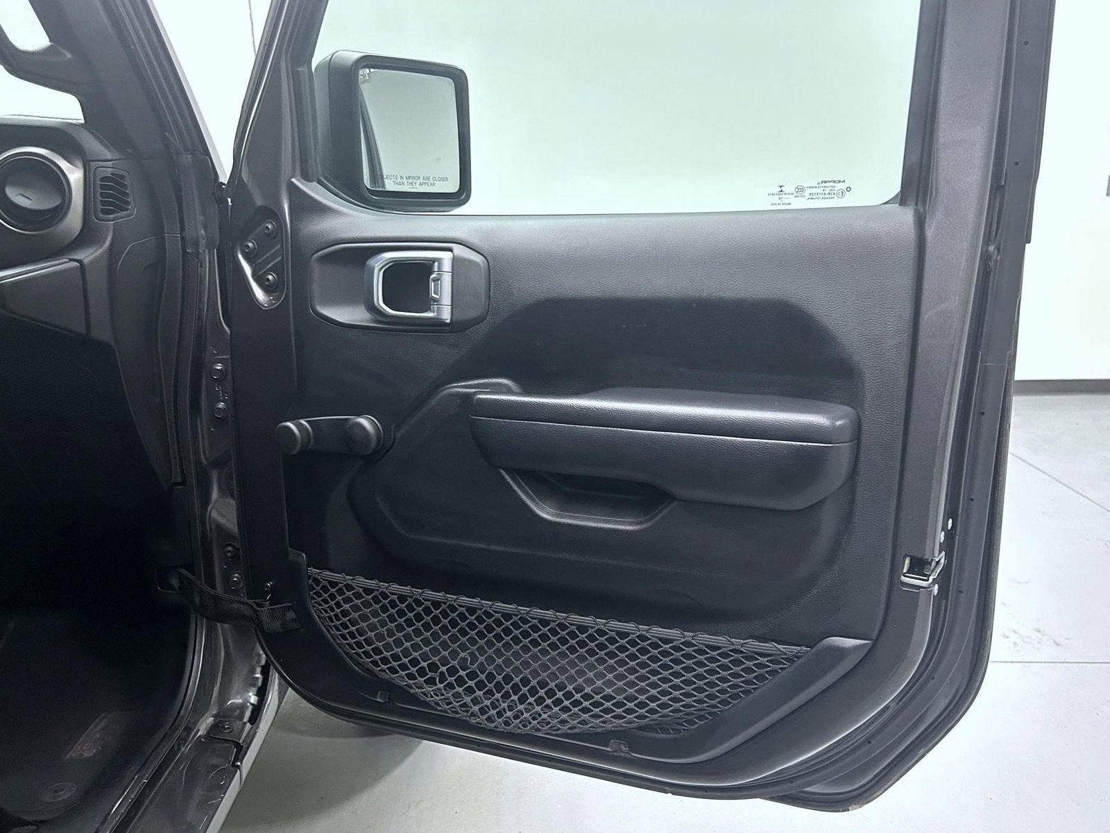 Used 2018 Jeep Wrangler Unlimited Sport image 16